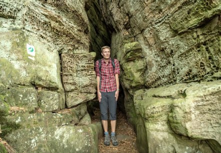 Le passage Mandrack devient étroit au Felsenweg 3, © Eifel Tourismus GmbH, D. Ketz Le passage Mandrack devient étroit au Felsenweg 3, © Eifel Tourismus GmbH, D. Ketz