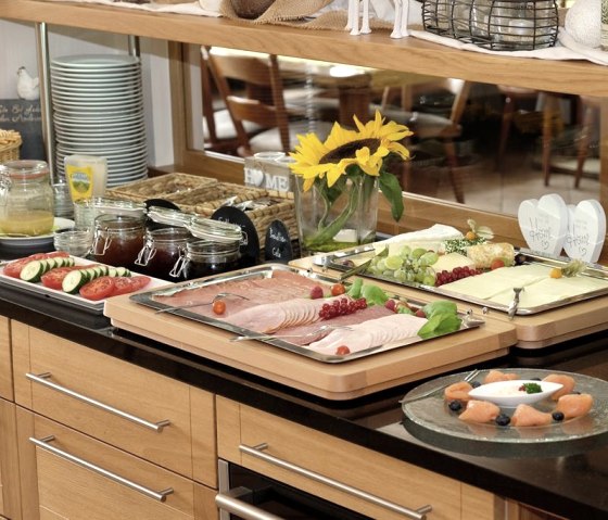 Regionale Produkte - Eier, Käse, Wurst, Marmelade Regionale Produkte - Eier, Käse, Wurst, Marmelade