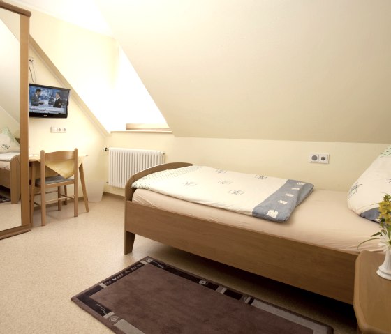 Standard-Einzelzimmer im Dachgeschoss Standard-Einzelzimmer im Dachgeschoss