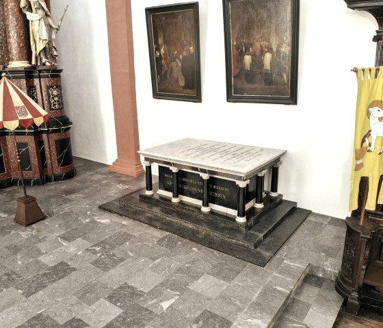 St. Salvator Basilika Prüm, Grab Kaiser Lothar, © Tourist-Information Prümer Land, PM Studio St. Salvator Basilika Prüm, Grab Kaiser Lothar, © Tourist-Information Prümer Land, PM Studio