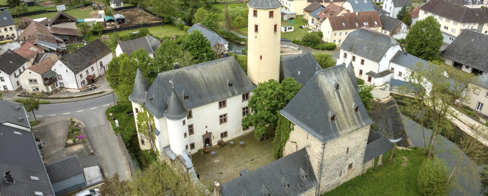 Luftaufnahme Schloss Hamm, © Eifel Tourismus GmbH, Dominik Ketz Luftaufnahme Schloss Hamm, © Eifel Tourismus GmbH, Dominik Ketz