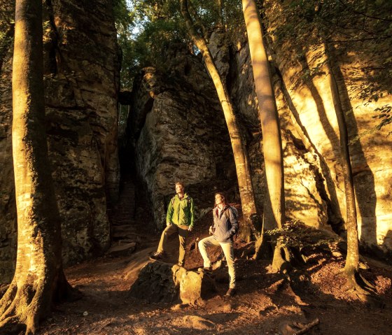Wanderer vor der Teufelsschlucht, © Eifel Tourismus GmbH Wanderer vor der Teufelsschlucht, © Eifel Tourismus GmbH