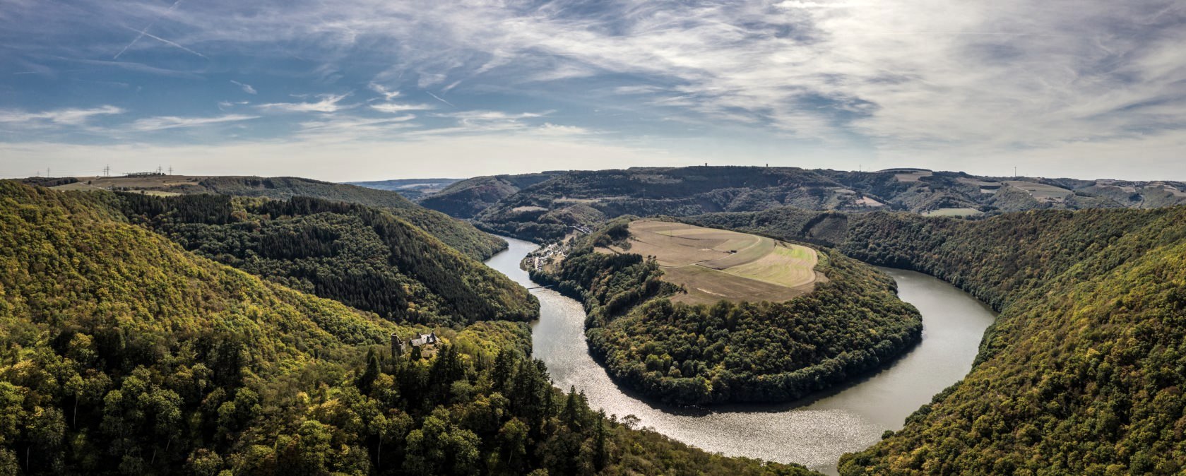 Ourtalschleife mit Burg Falkenstein, © Eifel Tourismus GmbH, D. Ketz Ourtalschleife mit Burg Falkenstein, © Eifel Tourismus GmbH, D. Ketz