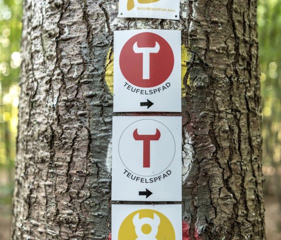 Die Markierungen der Teufelspfade, © Felsenland Südeifel Tourismus GmbH Die Markierungen der Teufelspfade, © Felsenland Südeifel Tourismus GmbH