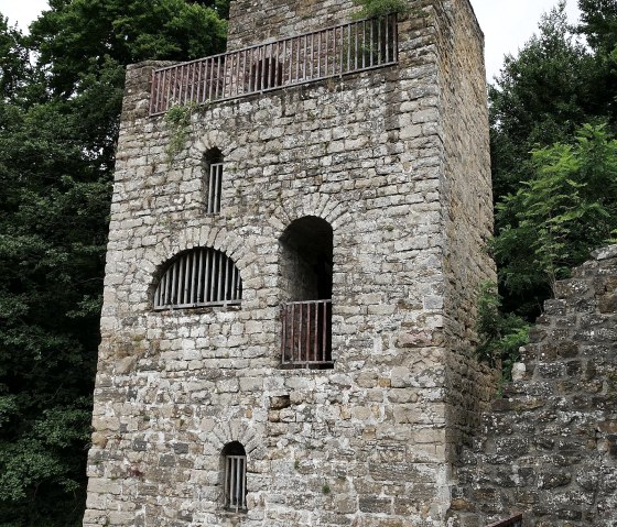 Der Bergfried der Prümerburg, © Felsenland Südeifel Tourismus GmbH Der Bergfried der Prümerburg, © Felsenland Südeifel Tourismus GmbH