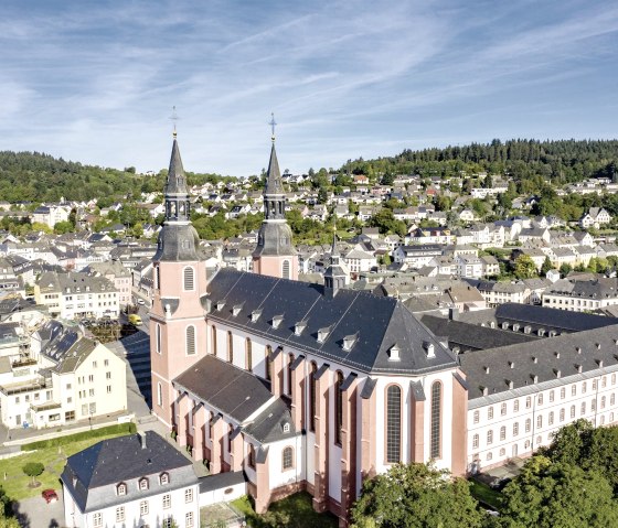 Blick auf Prüm mit St. Salvator Basilika Prüm, © Eifel Tourismus (ET) GmbH Blick auf Prüm mit St. Salvator Basilika Prüm, © Eifel Tourismus (ET) GmbH