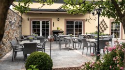 Biergarten, © TI-Prüm/ Altes Backhaus Diana Hens Biergarten, © TI-Prüm/ Altes Backhaus Diana Hens