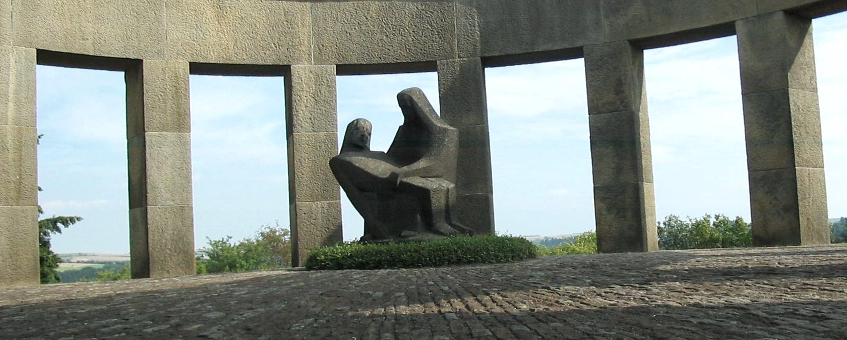 Ehrenfriedhof Daleiden S&uuml;deifel, &copy; Tourist-Info Islek