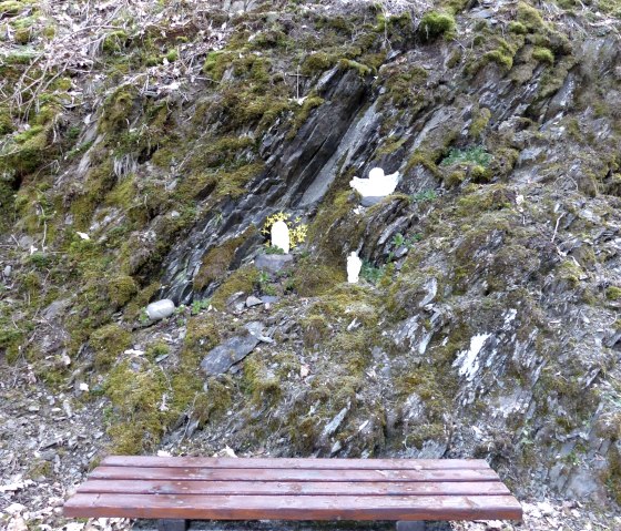 Figures d'anges dans la roche, &copy; Tourist-Information Islek