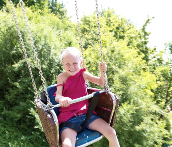 12eifelpark-kettenkarussell, &copy; Eifelpark Gondorf