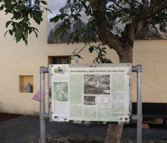 Tafel 2 am Zehnthaus, &copy; Tourist-Information Islek, Ingrid Wirtzfeld