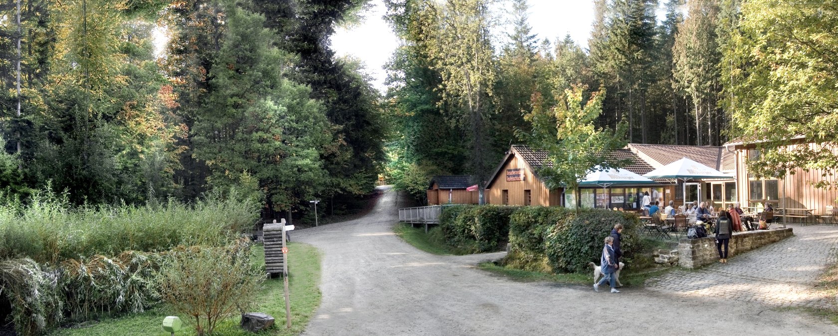 Besucherzentrum Teufelsschlucht mit Waldterrasse, © Felsenland Südeifel Tourismus GmbH