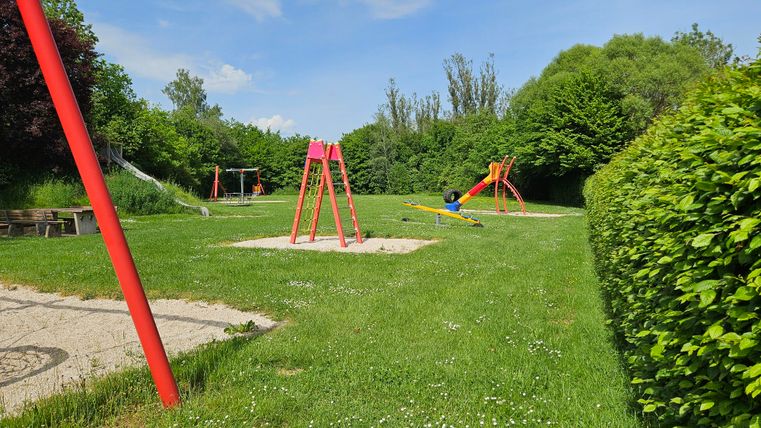 Kleurrijk ontworpen speeltuin voor kinderen.