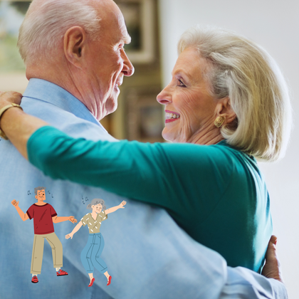 Un couple âgé danse ensemble et se sourit. Ils dégagent de la joie et de l'affection.
