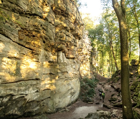 Randonneurs dans la gorge du diable au sud de l'Eifel, &copy; Eifel Tourismus GmbH, D. Ketz