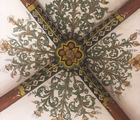 Innenansicht Eligiuskapelle, &copy; Felsenland S&uuml;deifel Tourismus GmbH / Anna Carina Krebs