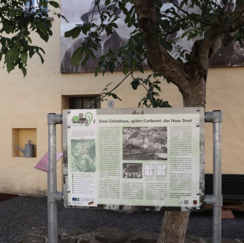 Tafel 2 am Zehnthaus, &copy; Tourist-Information Islek, Ingrid Wirtzfeld