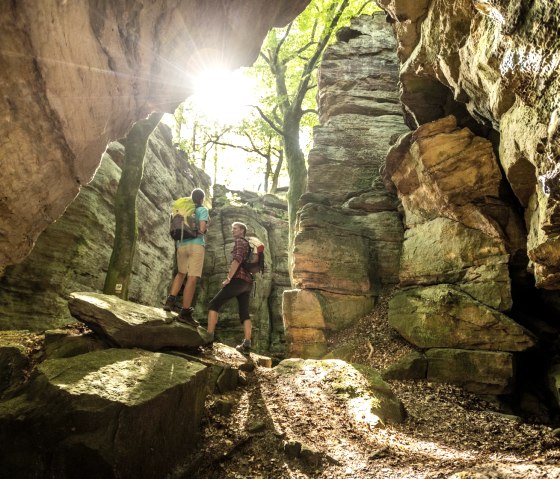 Chemin des rochers 3 : Passage Mandrack dans le NaturWanderPark delux, © Eifel Tourismus GmbH, D. Ketz