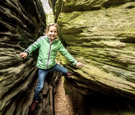 Klimplezier voor kinderen op de Lauschtour Gr&uuml;ne H&ouml;lle, &copy; Eifel Tourismus GmbH, Dominik Ketz