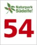 Logo du parc naturel de l'Eifel du Sud avec des feuilles vertes et des baies rouges, dont le grand chiffre rouge 54 sur fond blanc.