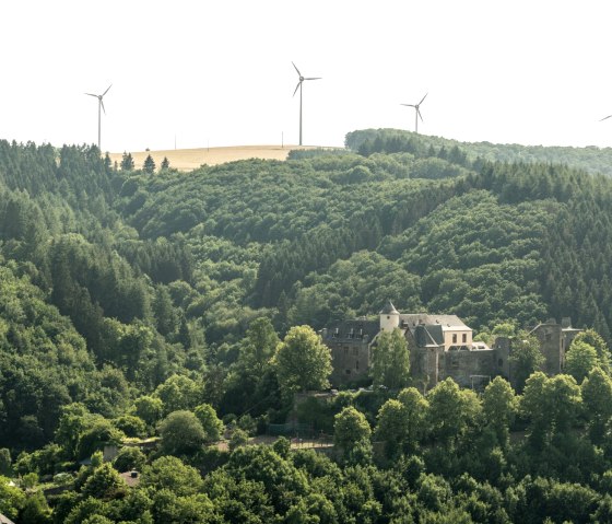 Vue de la grande chaire sur le château de Neuerburg, © Eifel Tourismus GmbH, D. Ketz