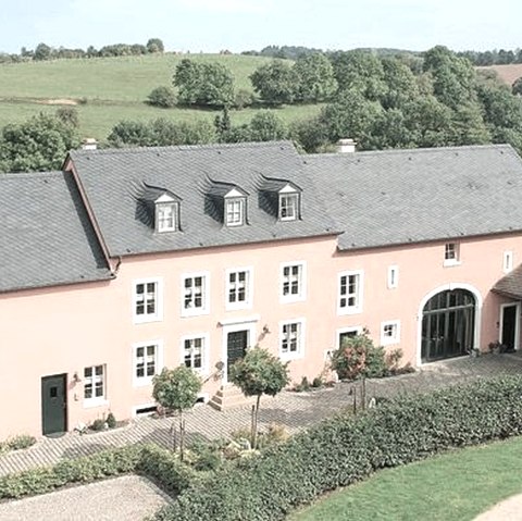 Vue de la cour, &copy; Felsenland S&uuml;deifel Tourismus GmbH