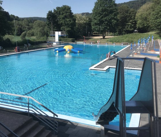 Freibad Bollendorf mit Rutsche, &copy; Freibad Bollendorf