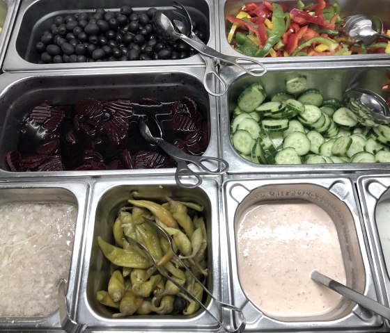 Restaurant Zagreb - Salatbufett, &copy; Tourist-Information Bitburger Land