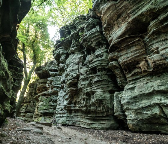 Steile Felsen in der Teufelsschlucht, &copy; Eifel Tourismus GmbH, D. Ketz