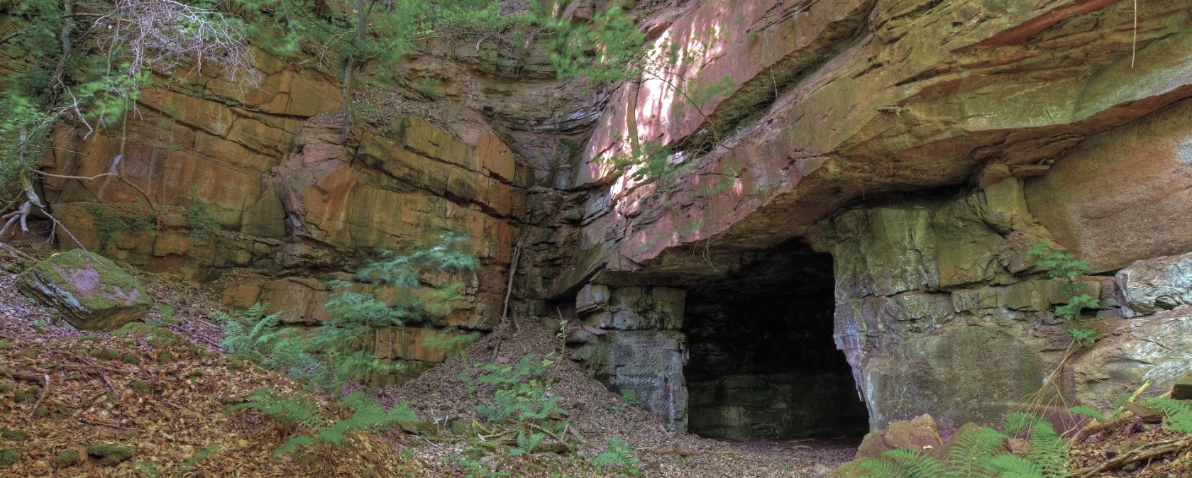 La grotte de grès rouge, © Naturpark Südeifel, C. Schleder