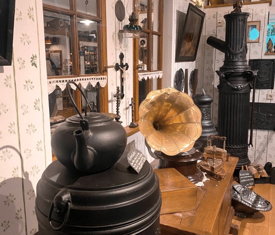 Exposition du mus&eacute;e du four et du fer, &copy; Felsenland S&uuml;deifel Tourismus GmbH / Anna Carina Krebs