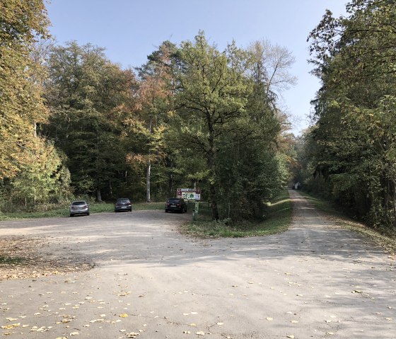 Wandelaars parkeerplaats Lermesbr&uuml;ck, &copy; TI Bitburger Land